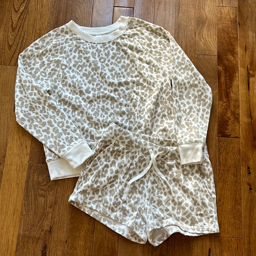 Like New Shorts Set!